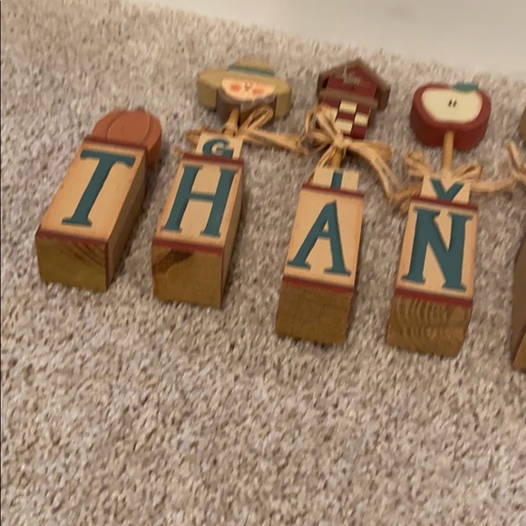 Give Thanks Farmhouse Decor - Picture 5 of 6